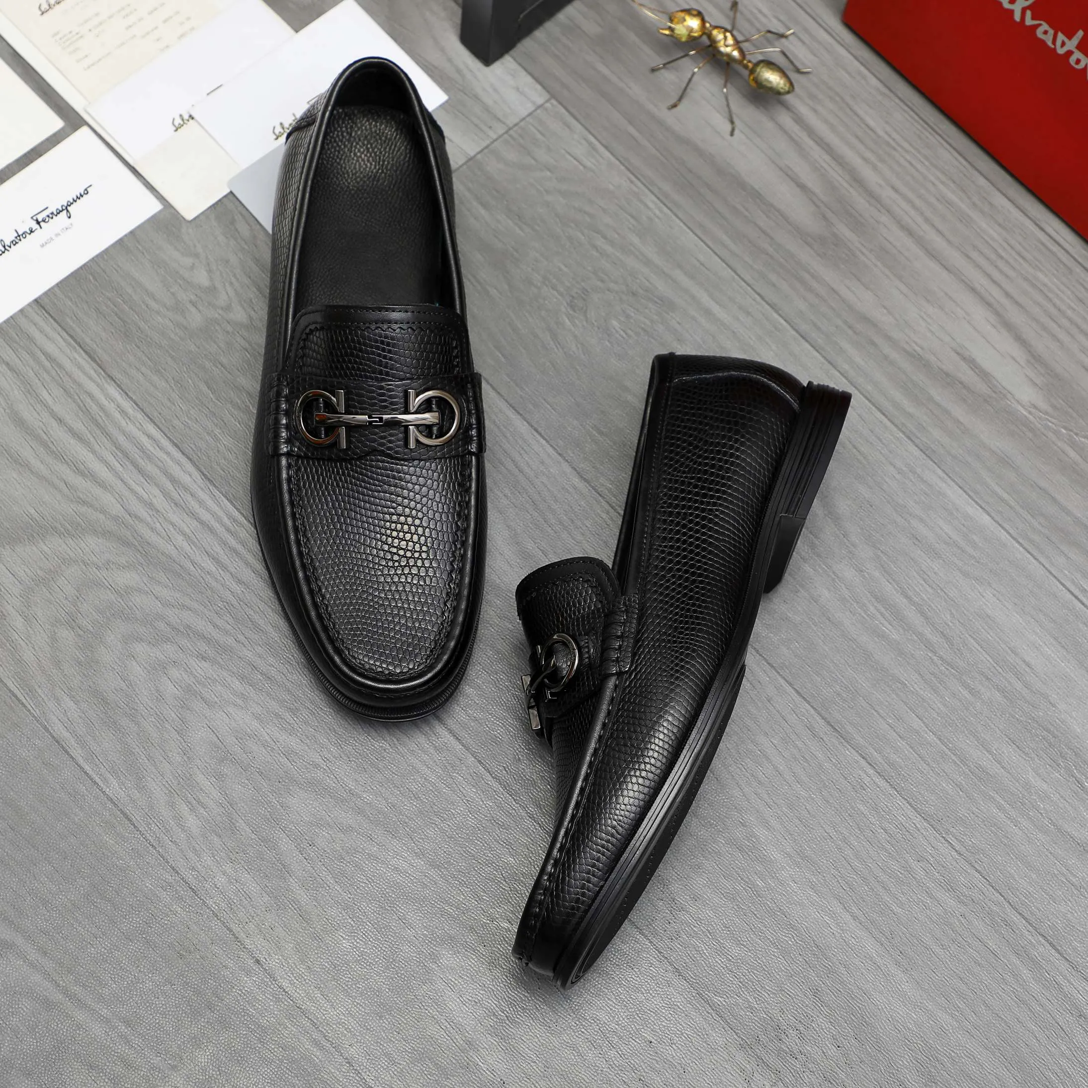 Men's shoes 💰p442 Product trademark: Ferragamo " Ferragamo ] Business slip-on leather shoes Regular size: 38-46 (45.46 custom-made, non-returnable) Product materials: Selected grained cowhide upper, cowhide lining, rubber outsole